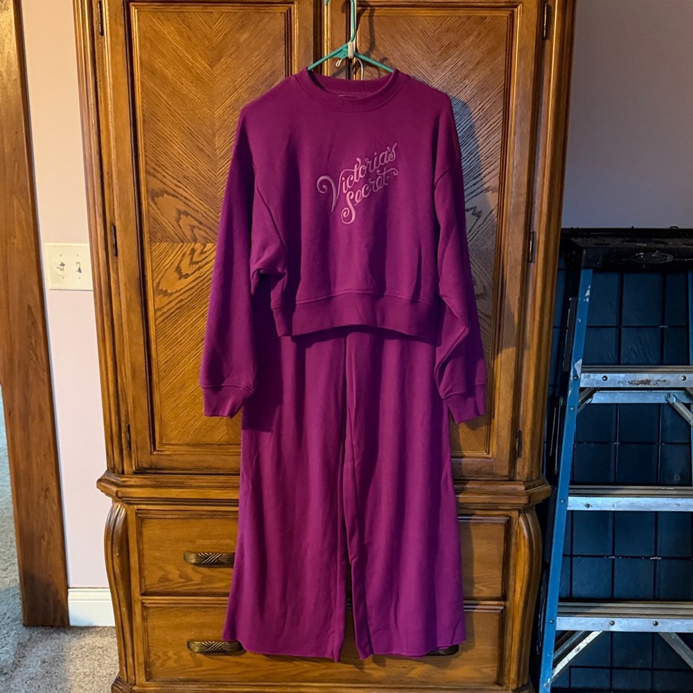 Victoria's Secret Rose/pinkish-purpleCrewneck Sweatshirt and pants size small